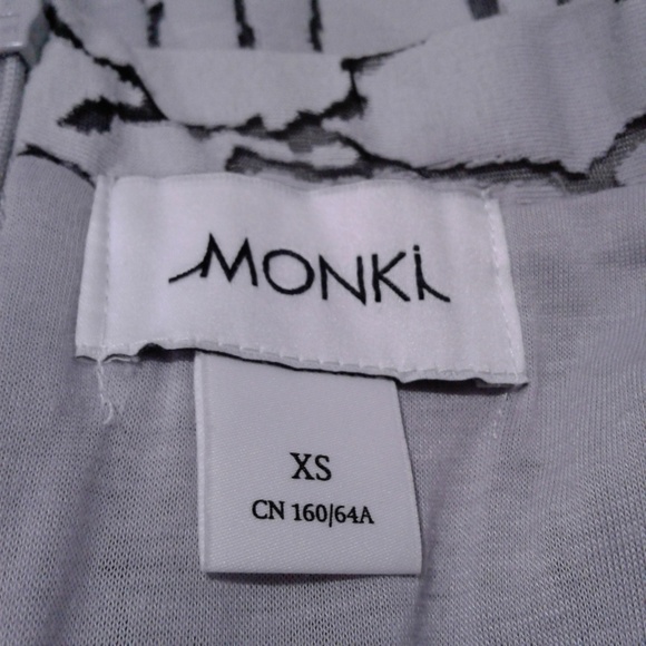 Monki Gray Black Mesh Marble Skater Skirt Size XS - Picture 5 of 6